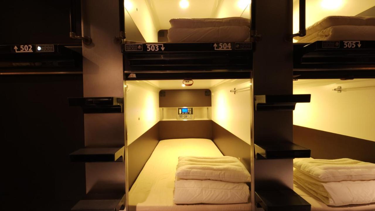 Acro Capsule Namba Dotonbori Hotel kapsul *